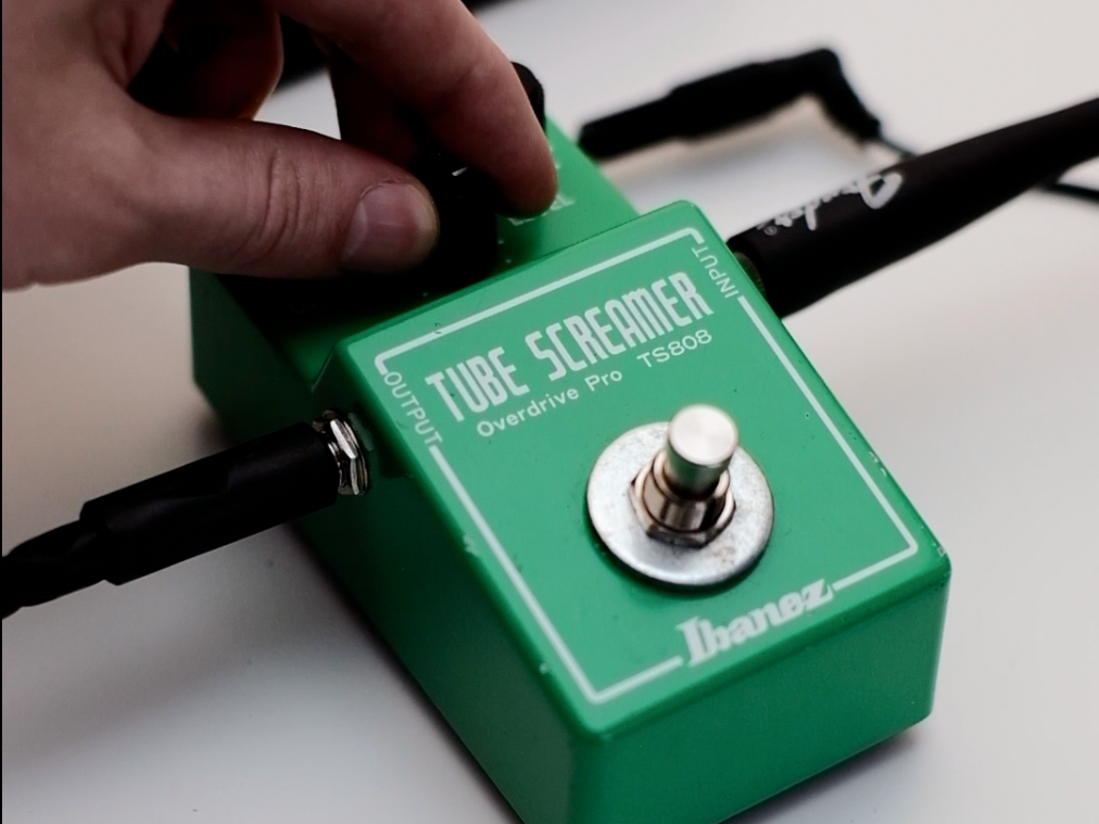 THE SHAKEDOWN OF THE ANALOG MUSIC CO. PERFBOARD BUILT TUBE SCREAMER.