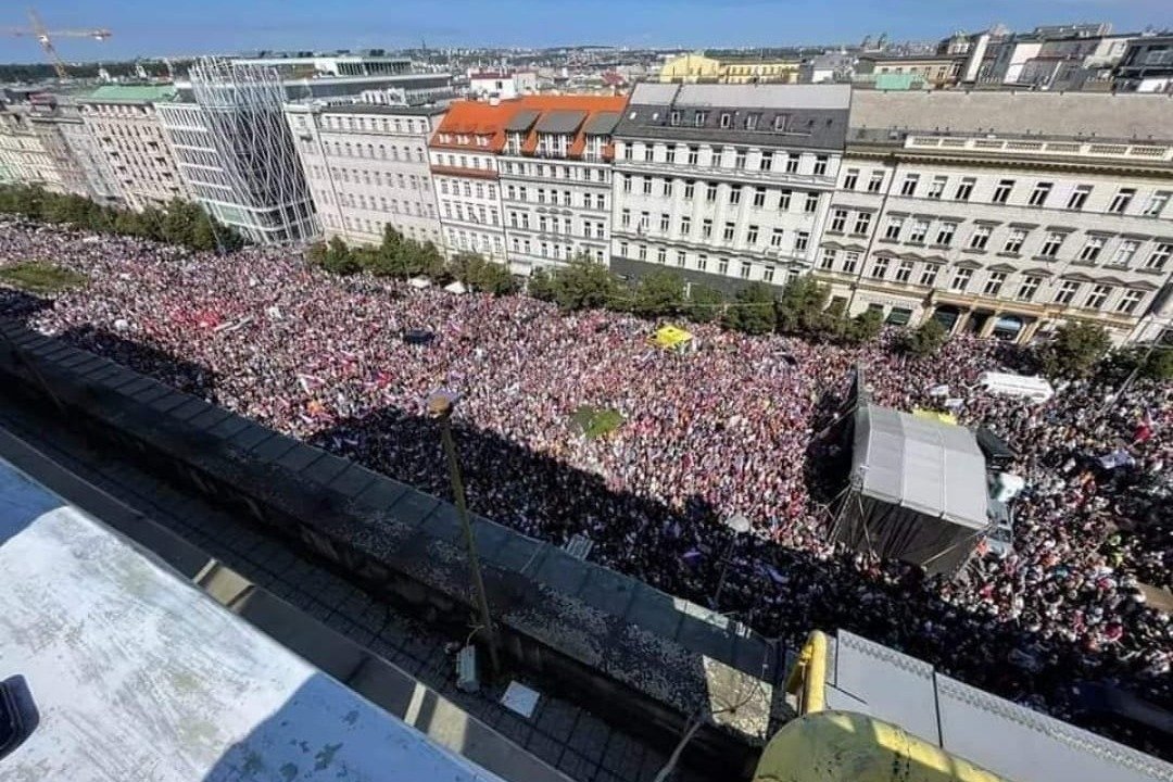 Prag: Massenproteste gegen die Regierung