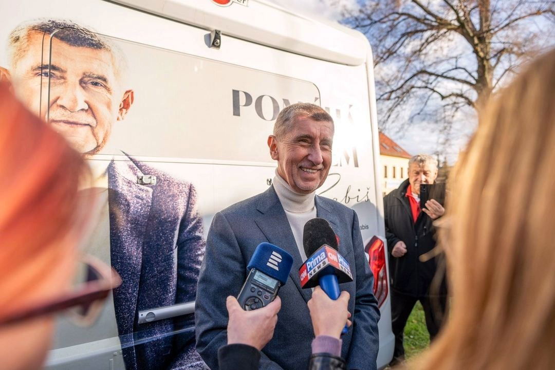 Babiš startet Verfolgungsjagd im Rennen um die Prager Burg