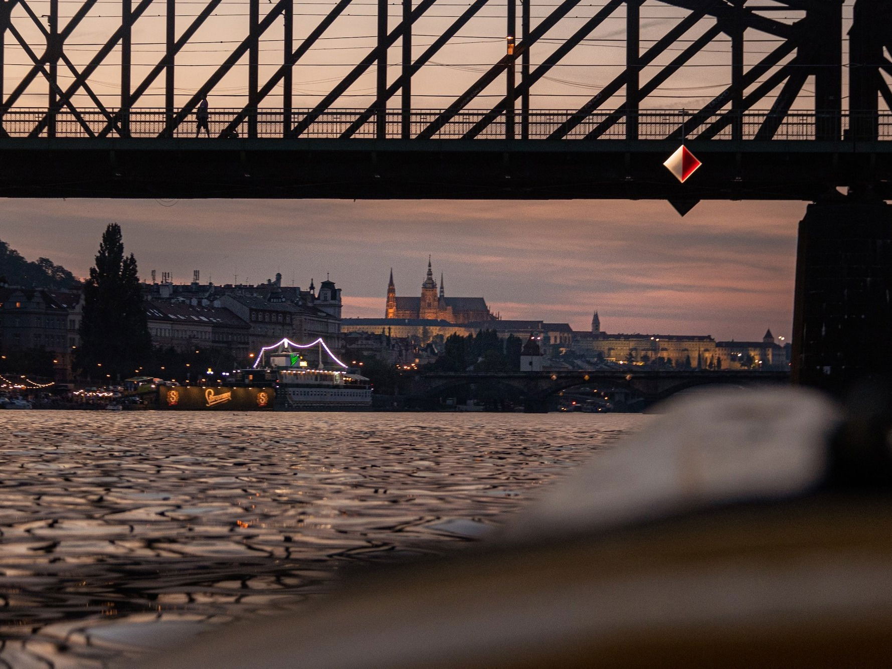 In Prag droht der Abriss einer historischen Moldaubrücke