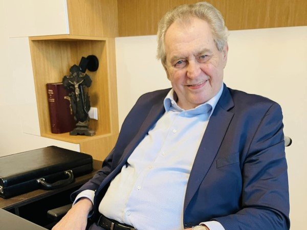 Ex-Präsident Zeman: "Meine Altersrente beträgt 24.000 CZK" (957 Euro)