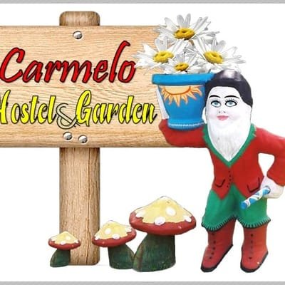 Carmelo Hostel & Garden, hospedaje y comidas.