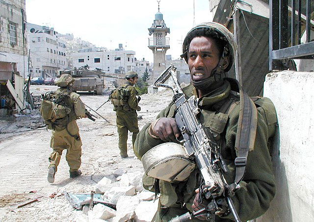 Izraelská armáda dokončuje přípravy na pozemní operaci