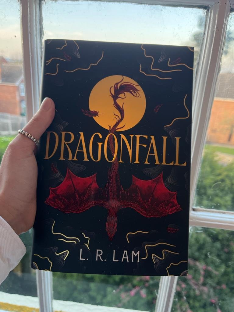 Beautiful and experimental: Review of Dragonfall by L. R. Lam