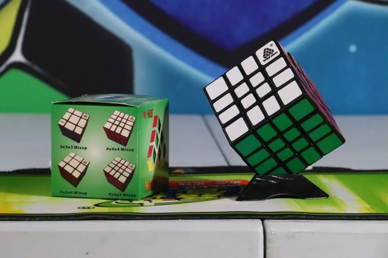 WitEden & Oskar Mixup 4x4x4 Magic Cube 4x4 Cubo Magico