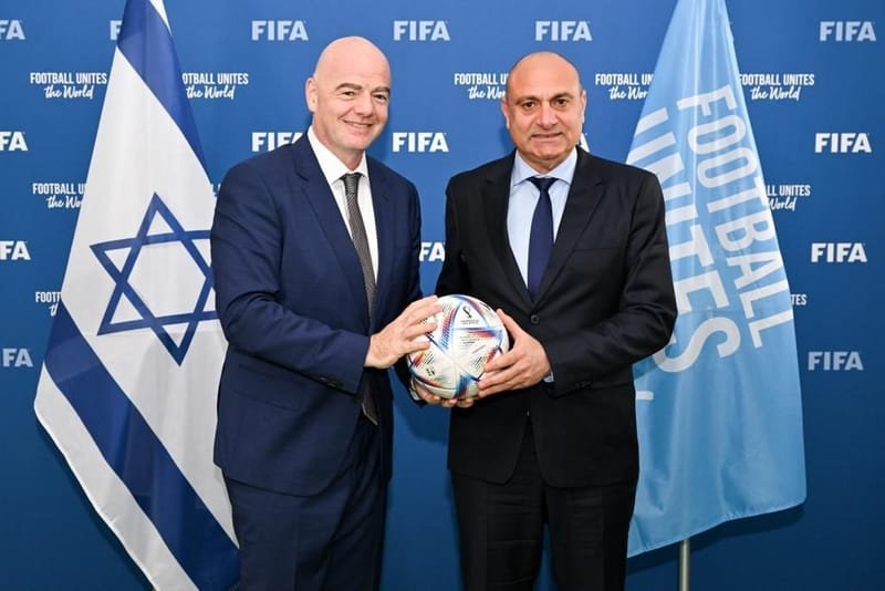 יו"ר ההתאחדות לכדורגל שינו זוארץ נפגש עם נשיא פיפ"א