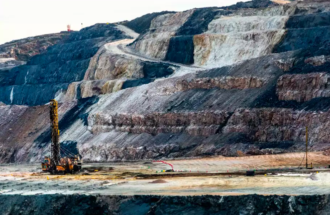 Le 13 avril 2023 -ArcelorMittal au Mont-Wright Des enquêteurs en environnement se plaignent d’entraves