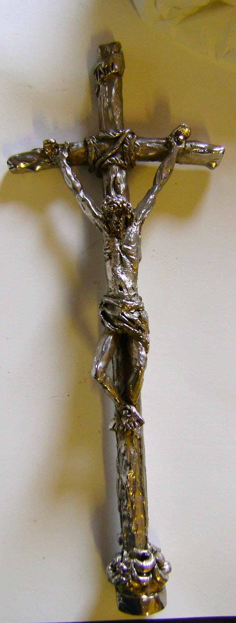 particolare della croce in argento fusione a cera persa