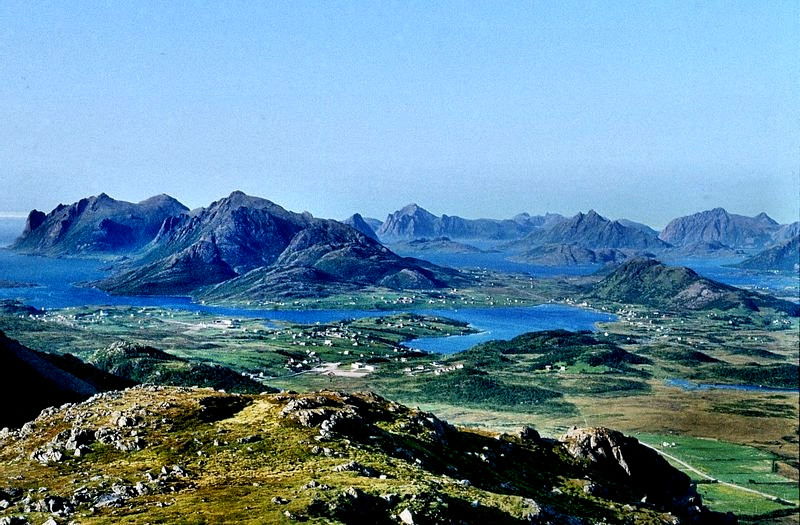 Riskjosen, Ramnåsbugen etc ut til sjølve Malnesfjorden. Malnes s.