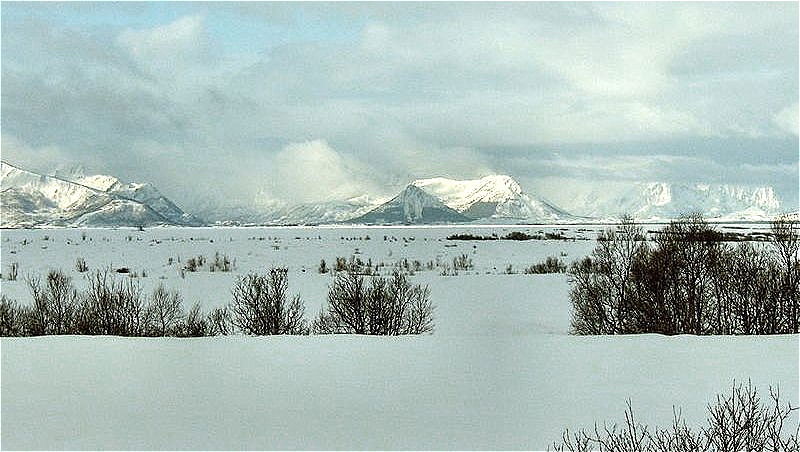 Sørvågmelen (trekanta skygge), Langenes s.