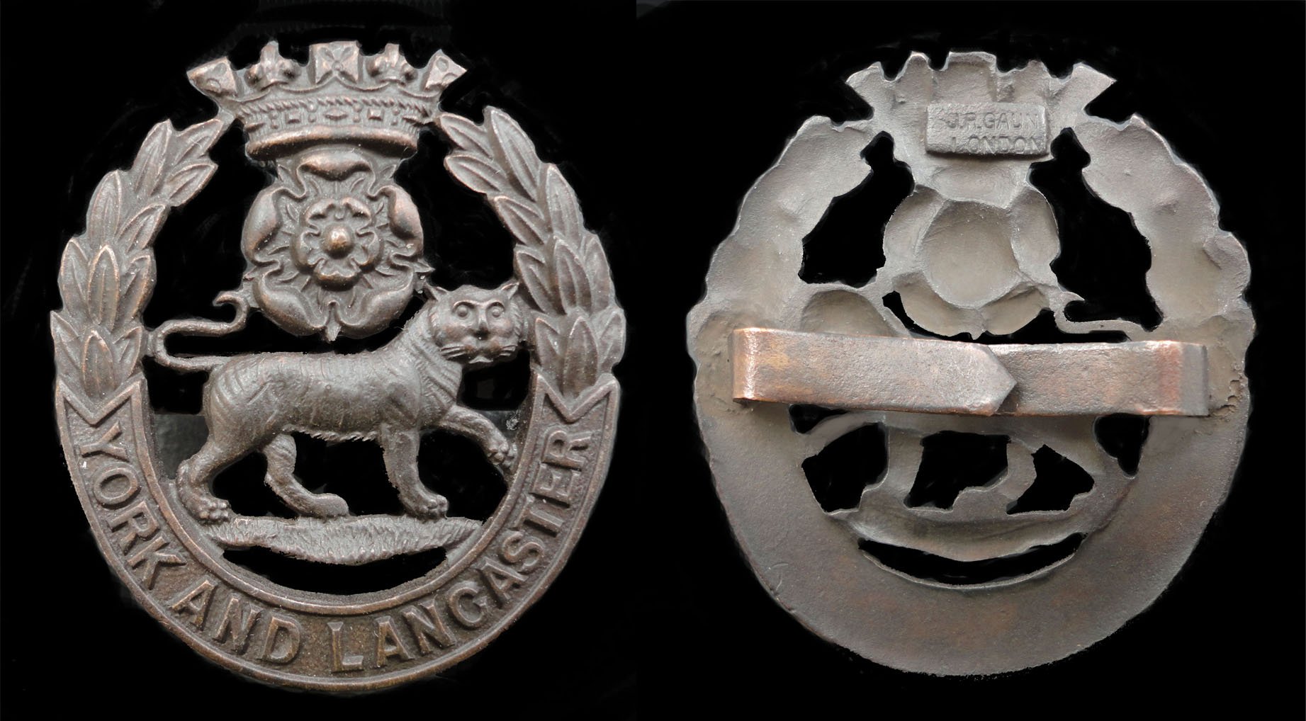 Officers Service Dress Badge with Right Facing Tiger. Gaunt Maker Marked