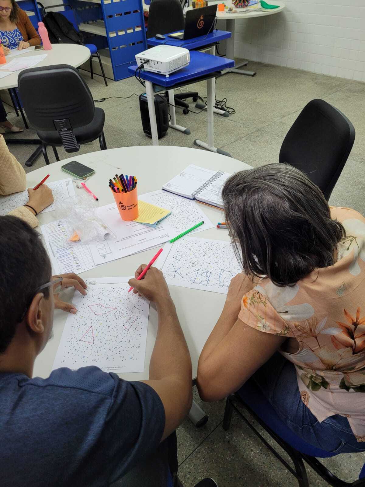 Oficina: O pensarfazer criativo em sala de aula - Centro de Excelência Professor Hamilton Alves Rocha - Maio de 2024