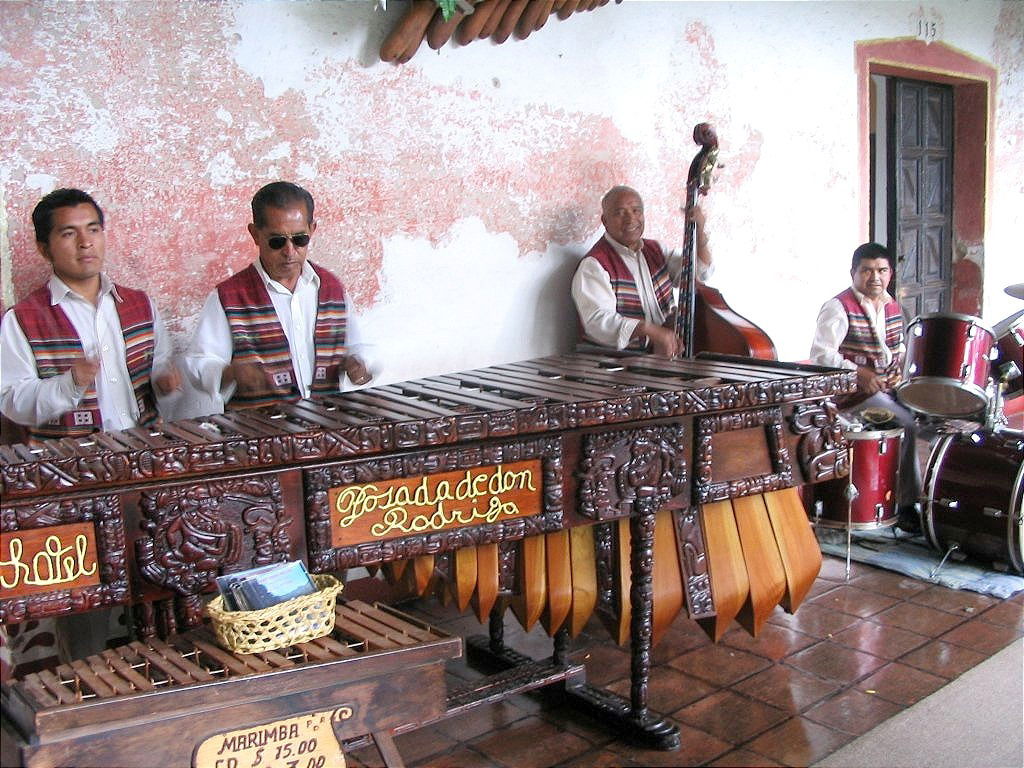 Marimberos en Antigua Guatemala