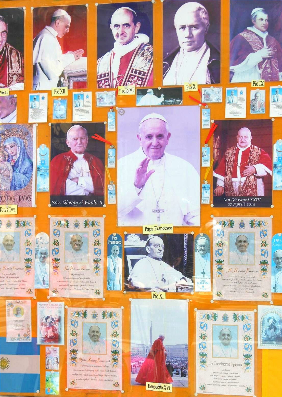 Posters de Papas en Ciudad del Vaticano