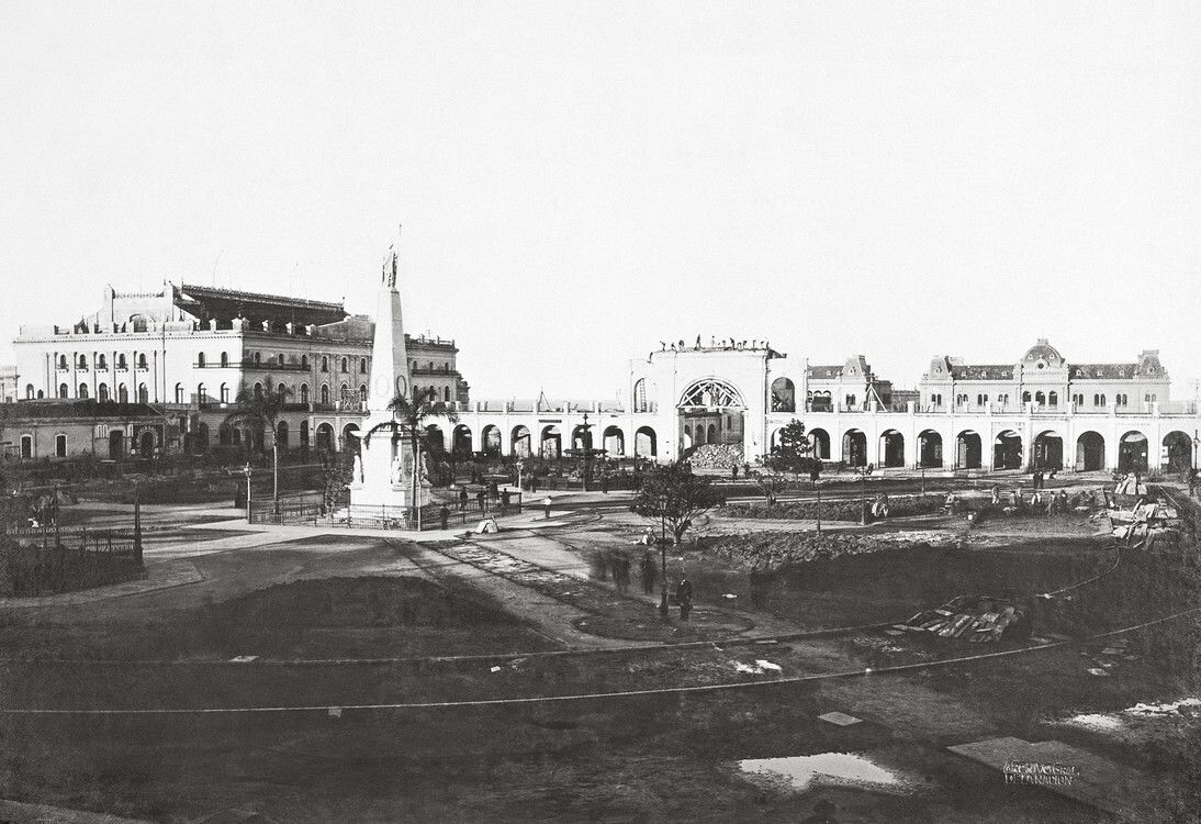 Plaza de Mayo. Fotos de la muestra "Buenos Aires, memoria antigua"