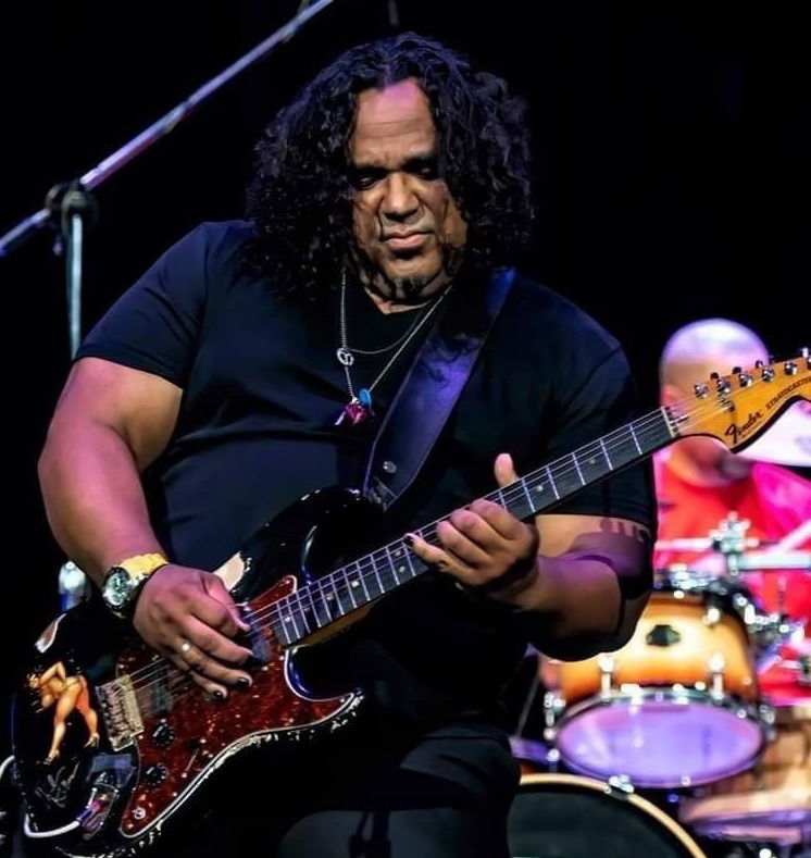 Juan Richardson - Guitar