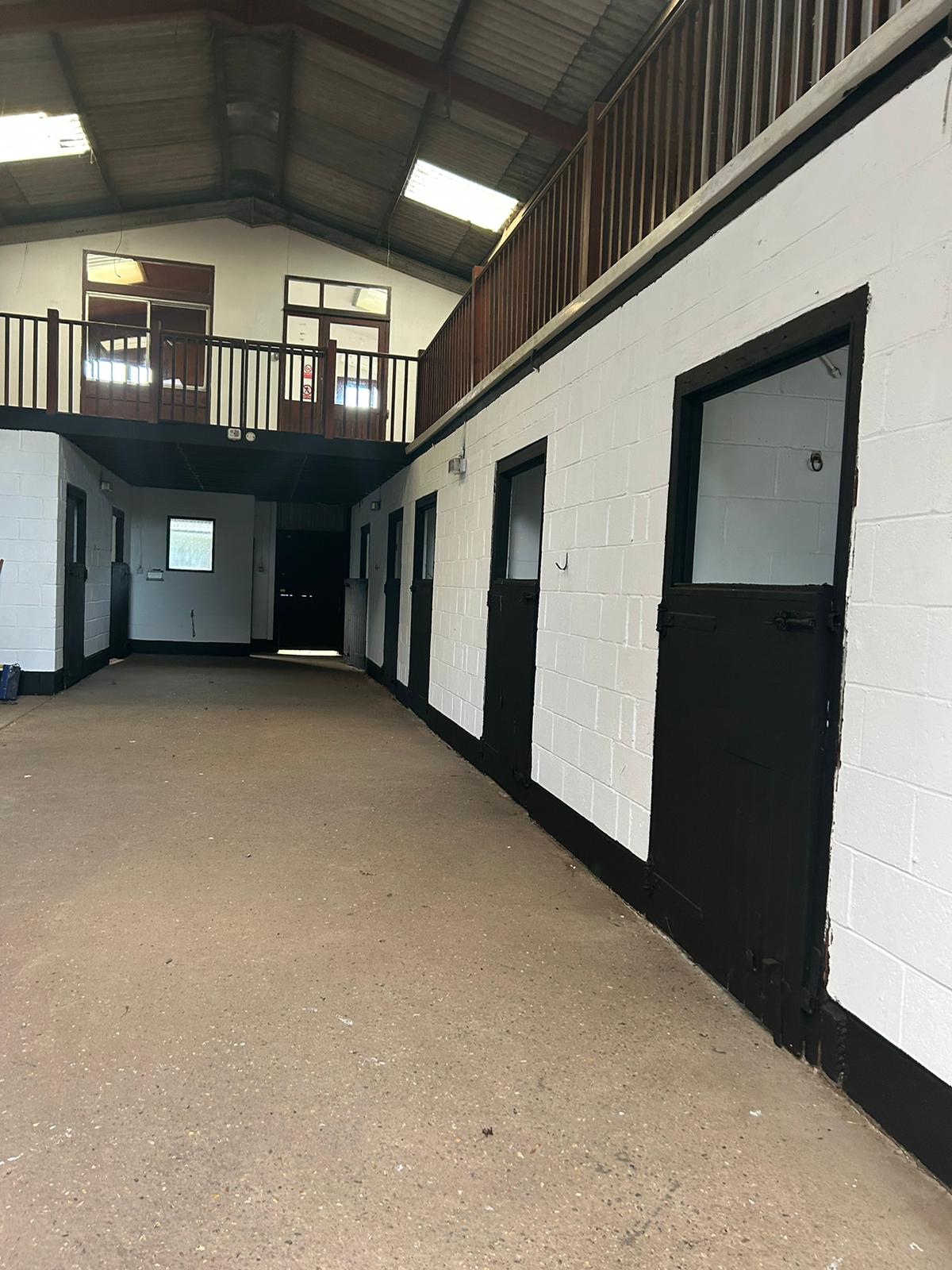 Mpyfeild Riding School Livery Yard, Riding School, Equestrian Centre, North London