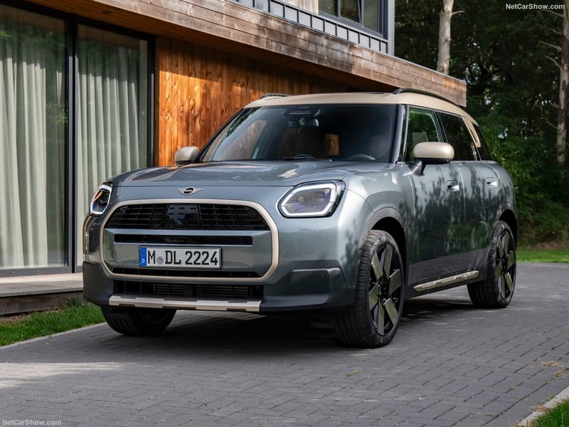 Minimalist all-rounder: The new MINI Countryman.