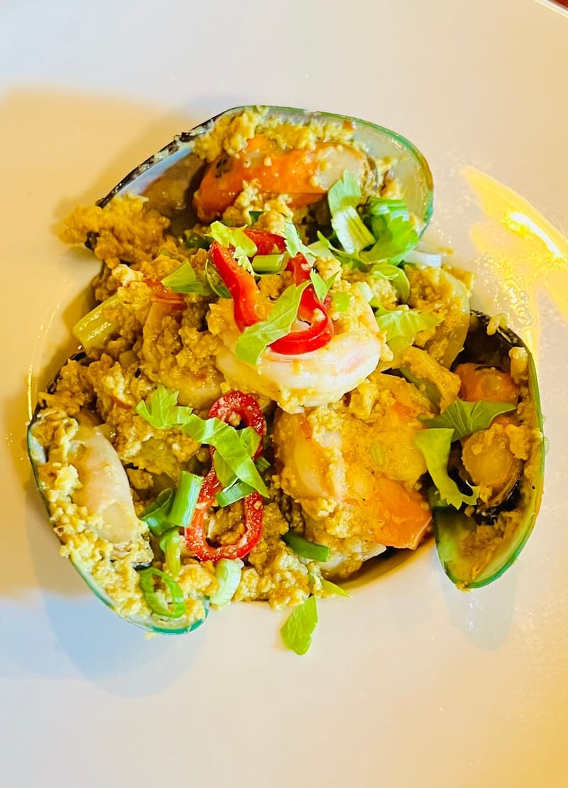 Pad Phong Curry Seafood