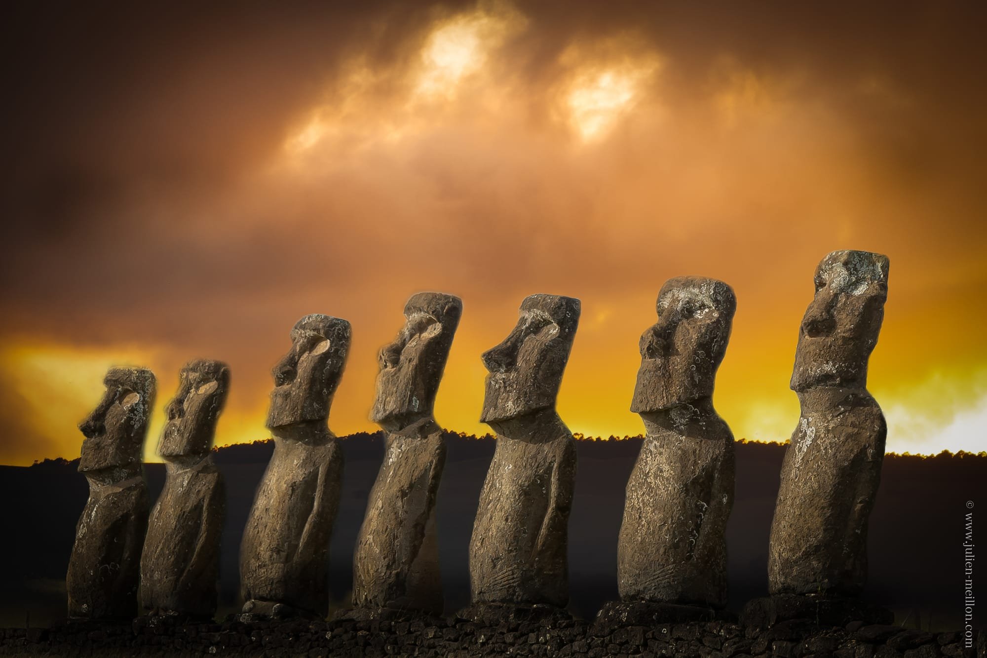 Les Moai de l'ile de Paques