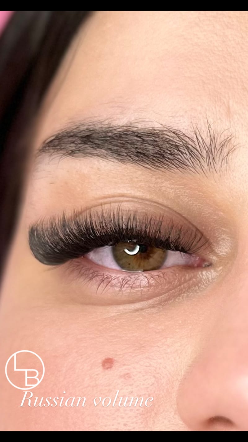 Russian Volume Lashes