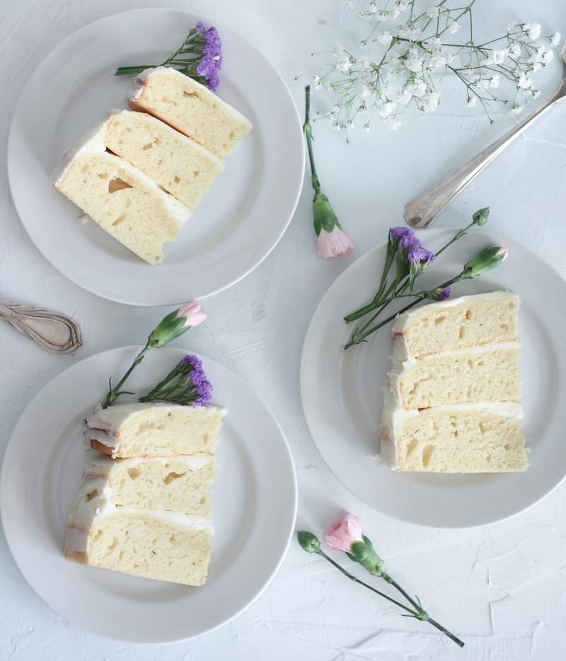 Vanilla Cream Cake (Eggless Available)