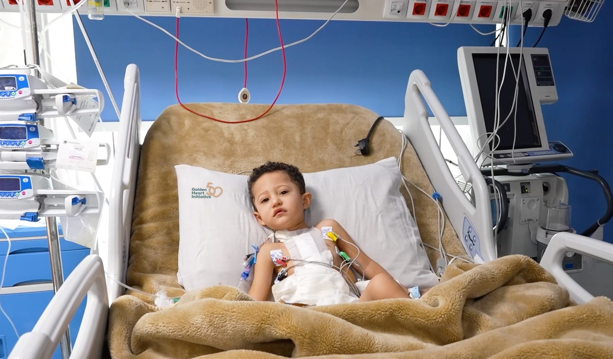 مبادرة "القلب الذهبي" تعالج 50 طفلاً مريضا بالقلب حول العالم