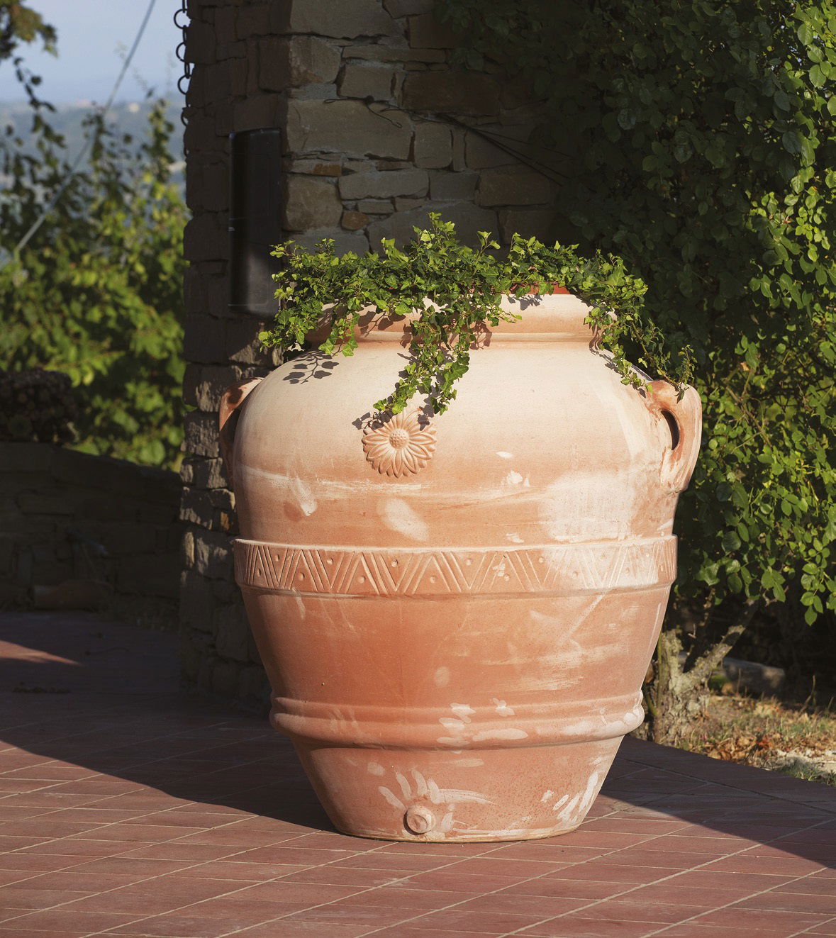 Poterie Toscane fabriquées en Europe - toues la Méditerranée dans ce travail fait main