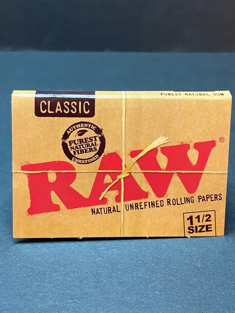 Raw Classic 1.5” Cigarette Rolling Papers. - Shockers Glass Studio