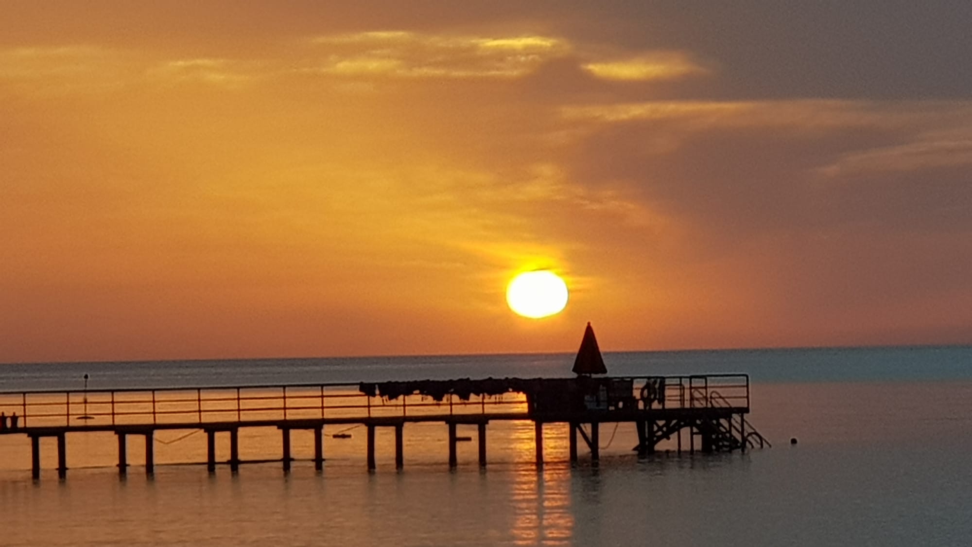 Sonnenaufgang in Porto Ghaleb am Roten Meer