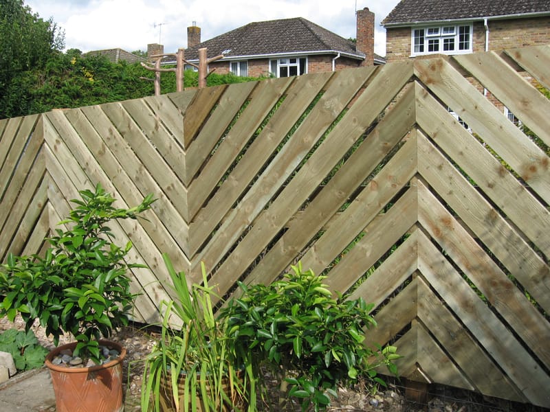 10 Inspiring Wood Fence Ideas and Designs