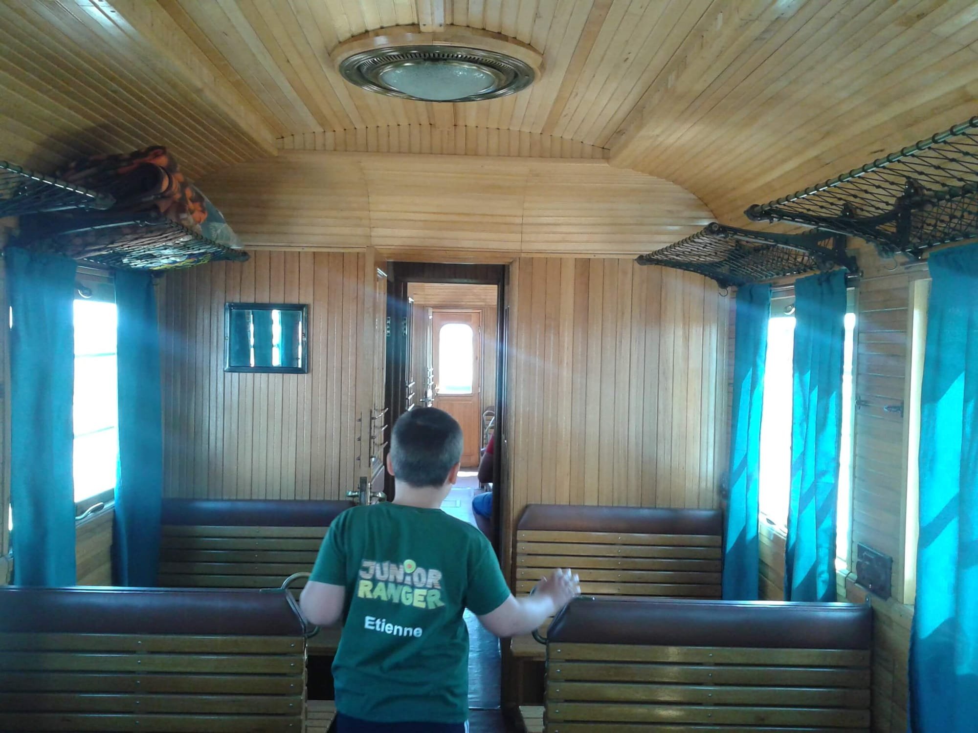 Interiorul trenului "Săgeata Verde"