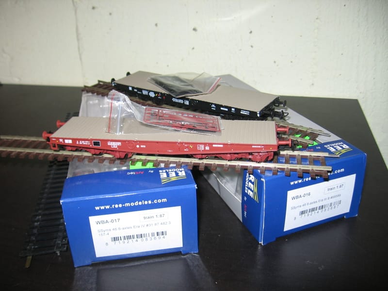 5 Wagons Miniatures Athearn – Échelle N 1/160 – Tombereaux Chargés BNSF – Occasion