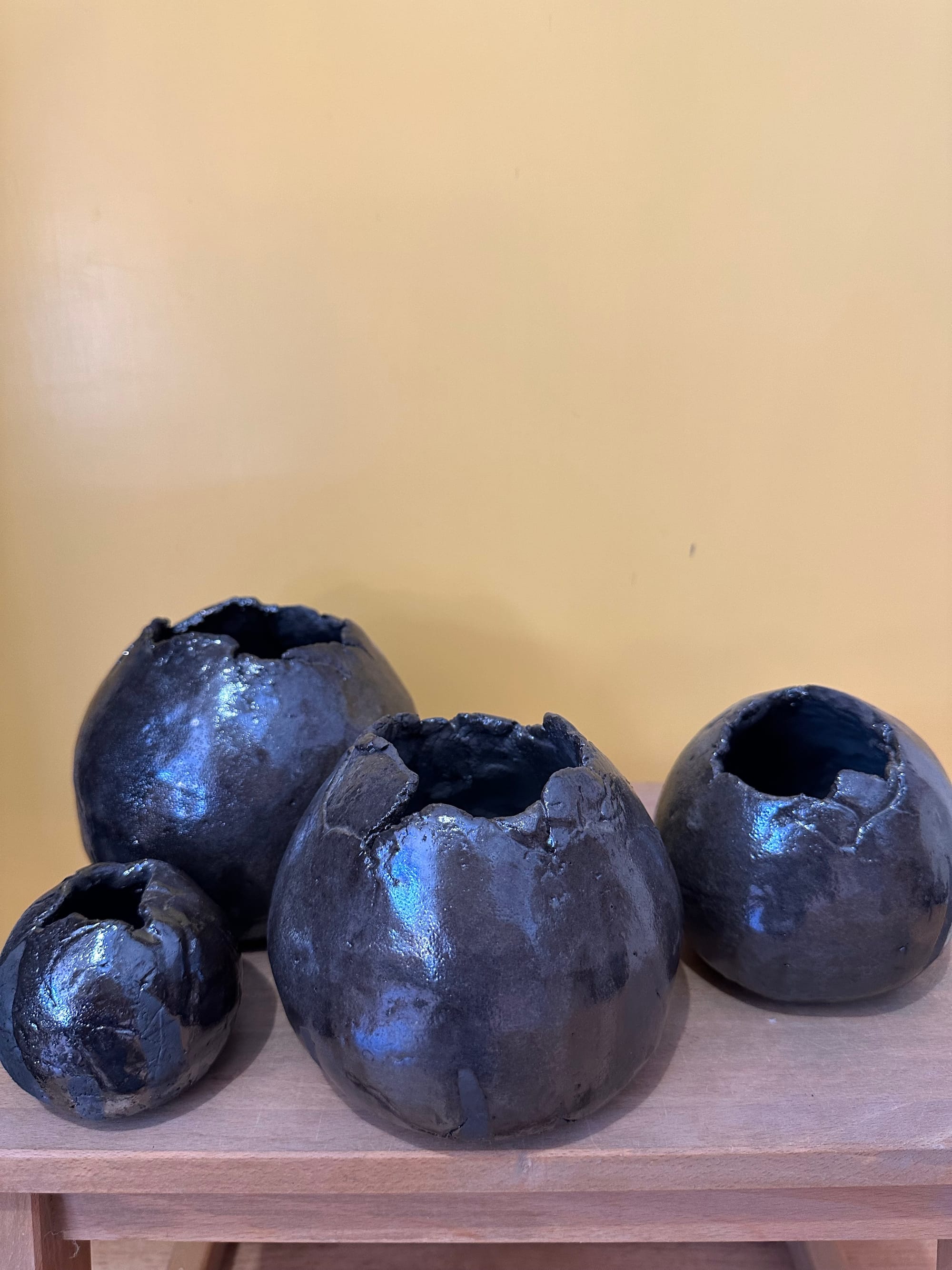 Bolvaasjes zwart (grootste = verkocht)