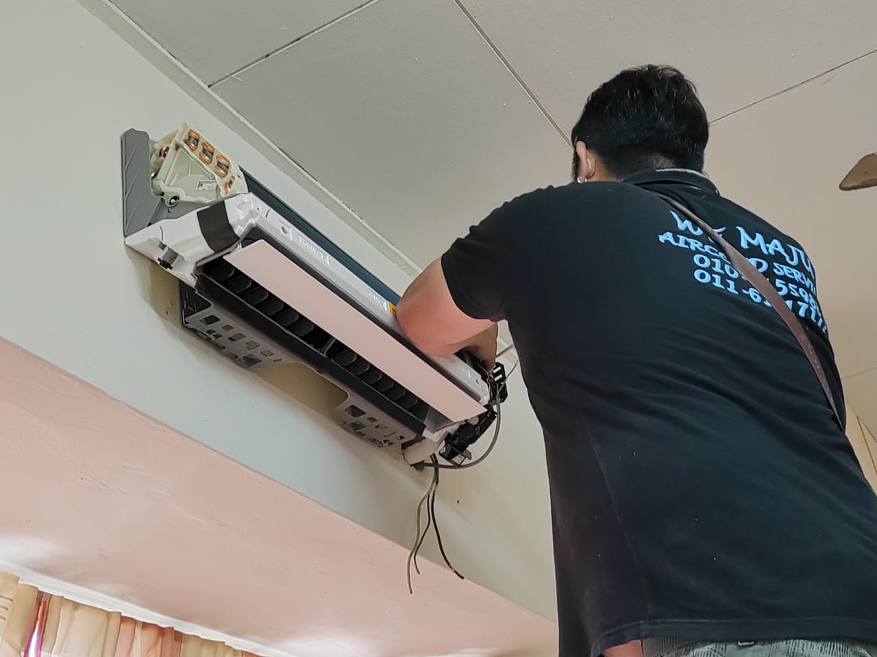 AIRCOND INTALLATION&CLEANING SERVICE We are an air services company that offers air