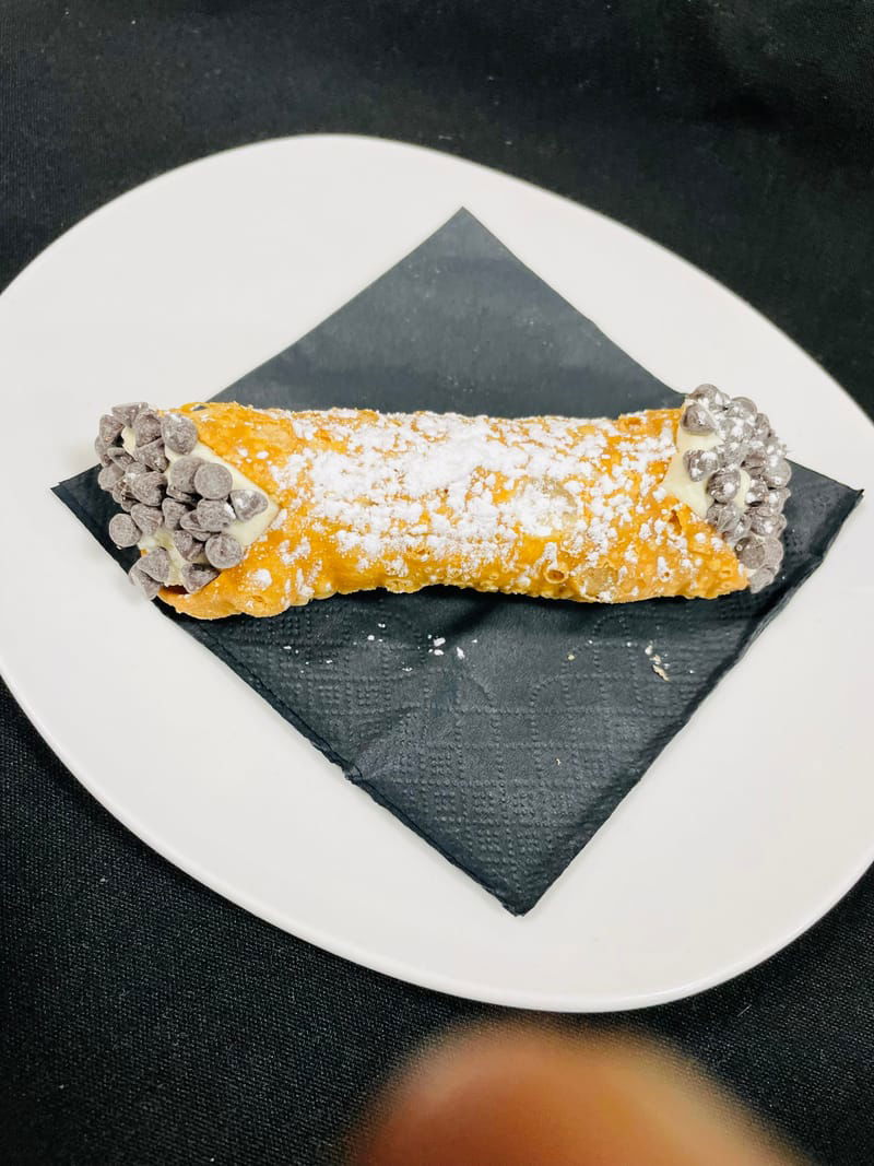 TRADIONAL CANNOLI