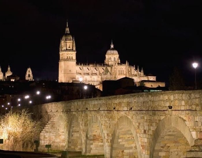 Salamanca - A katedrális és a Római híd éjszaka