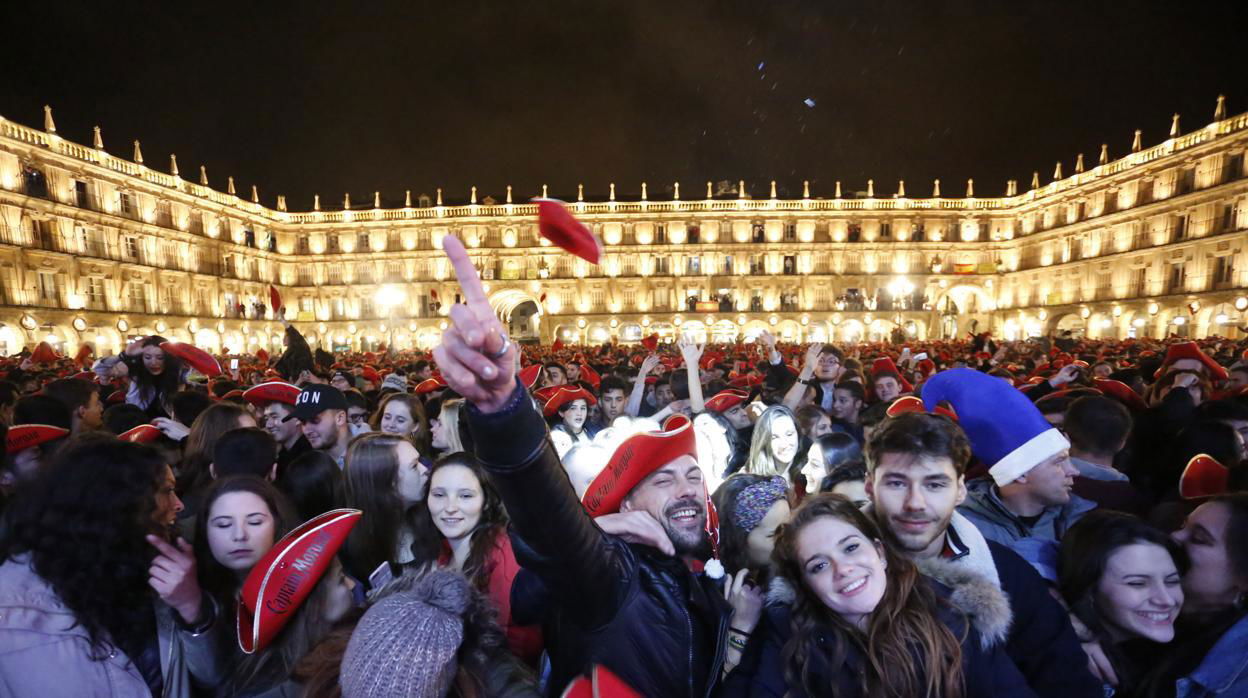 Salamanca - Óév búcsúztató egyetemi buli a Fő téren