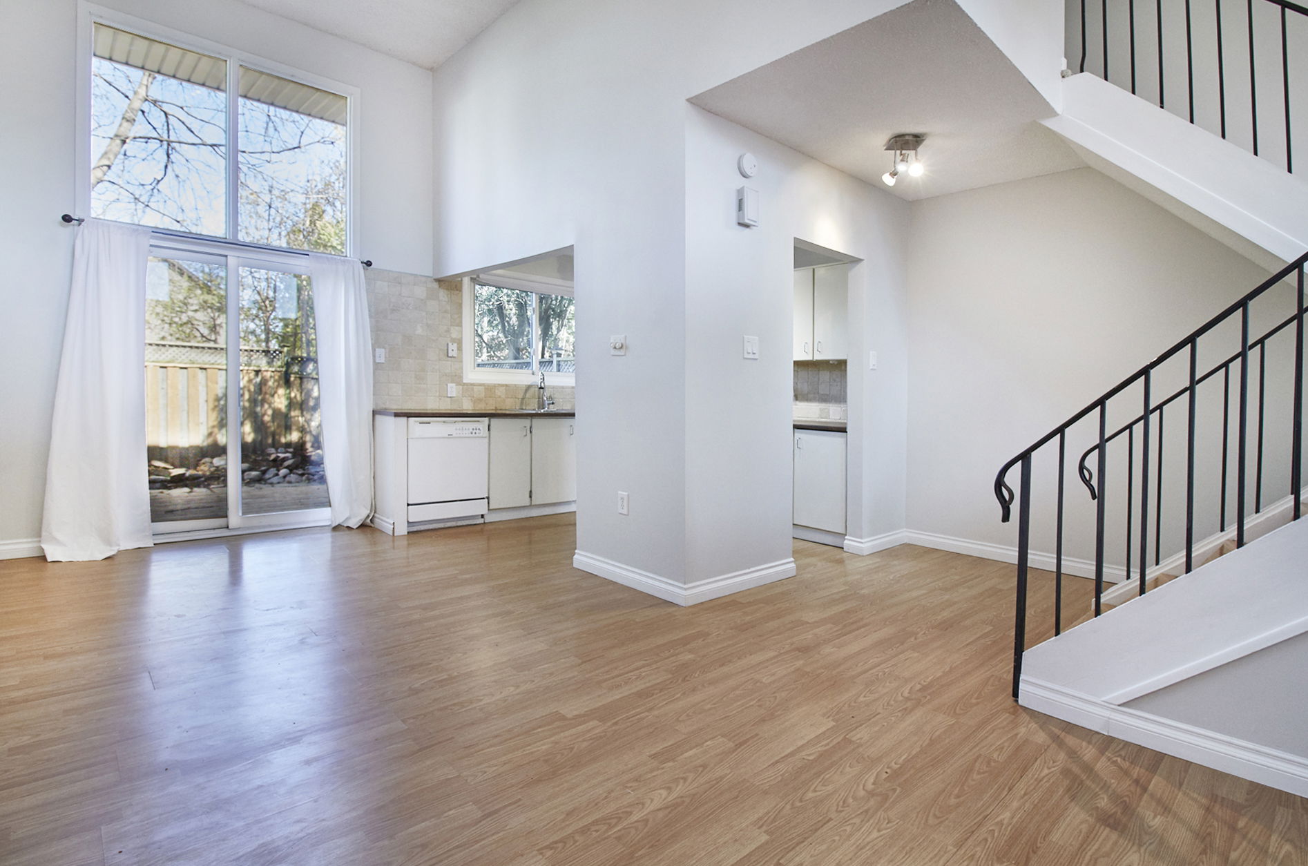 BLUE SKY REAL ESTATE PHOTO