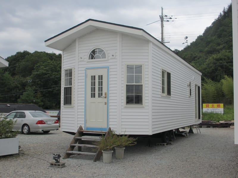 ロフト付き住居タイプトレーラーハウス（日本製）　3.5ｍ×10ｍ