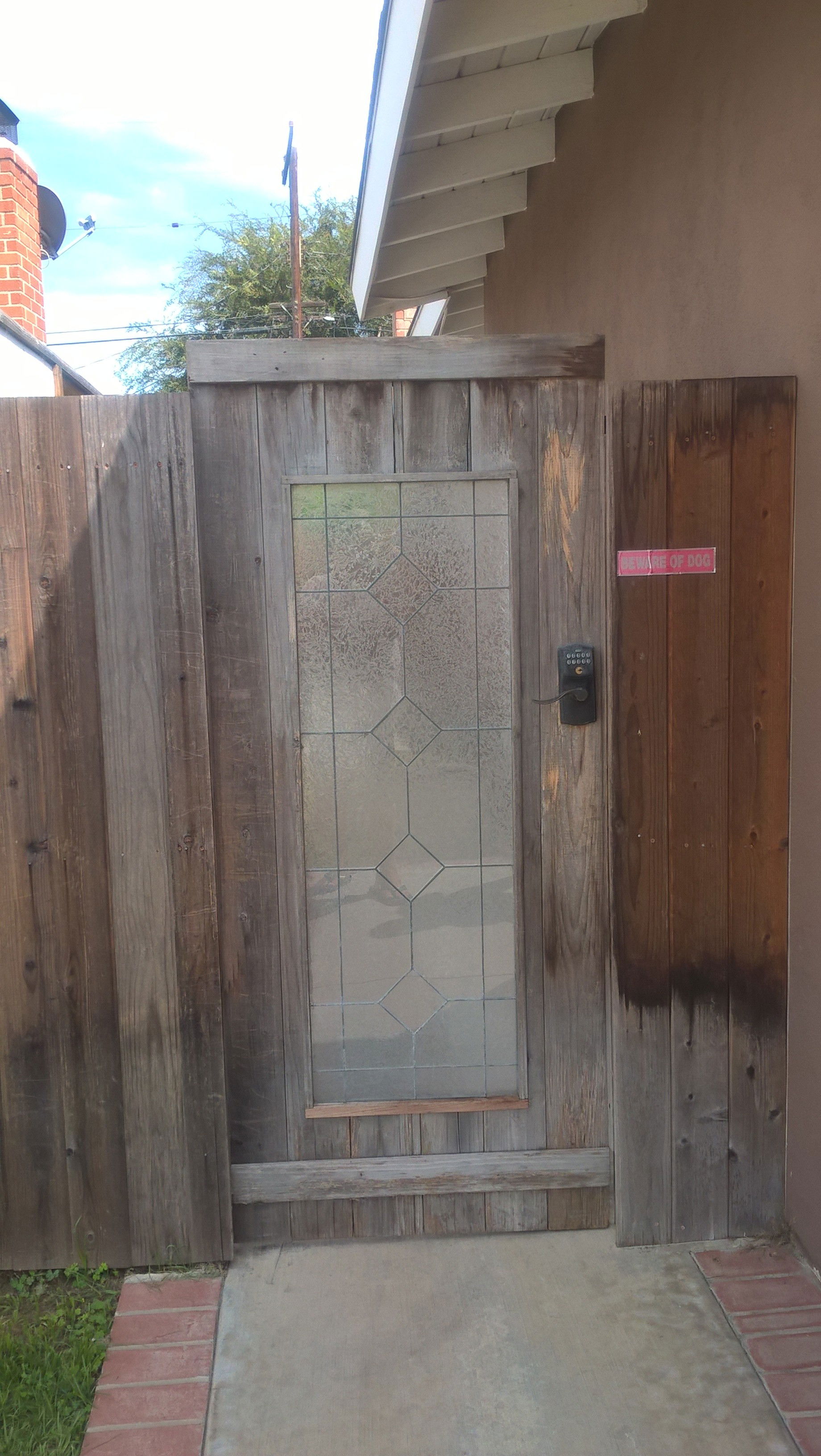 GLASS PANEL GATE BEFORE