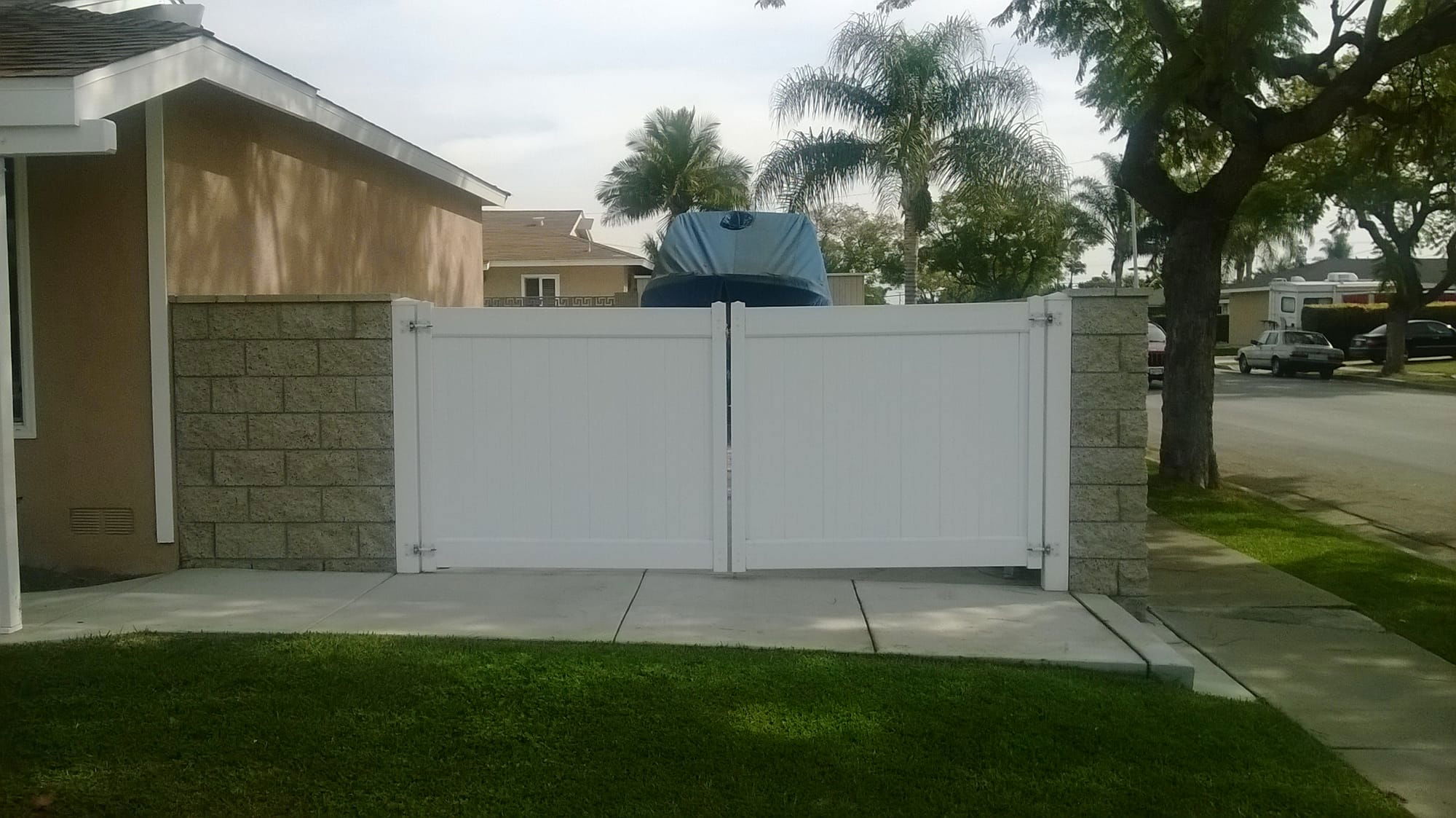 RV GATE