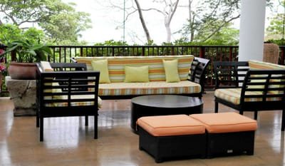 A Guide on Choosing Patio Furniture image