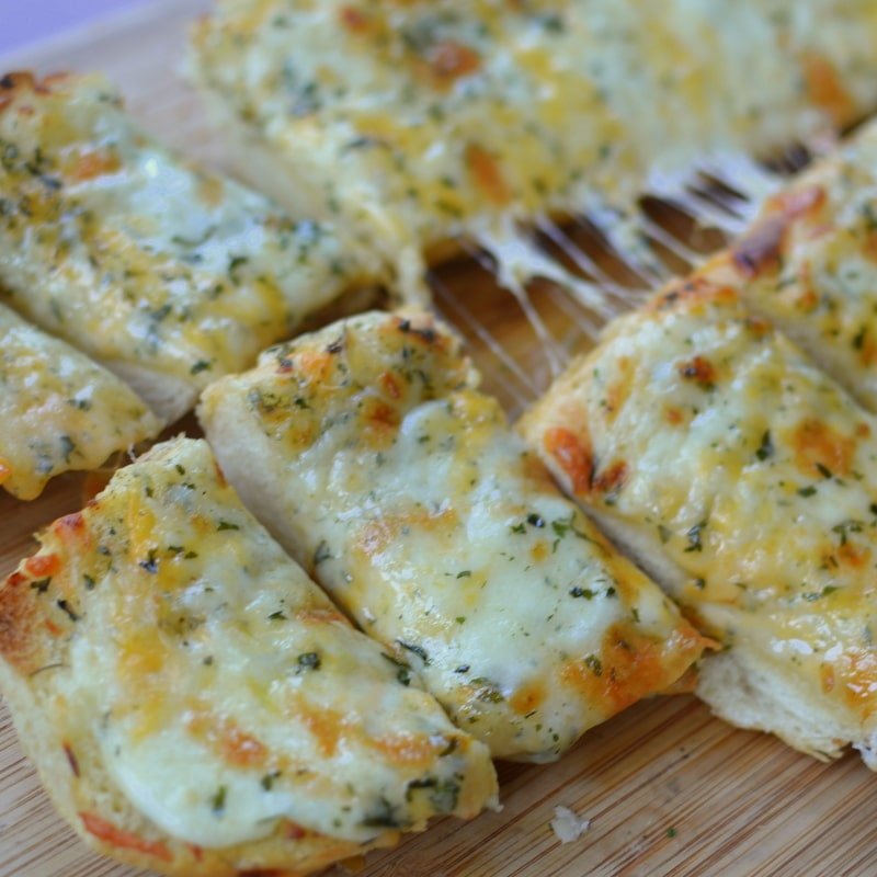 Garlic bread with/ without cheese