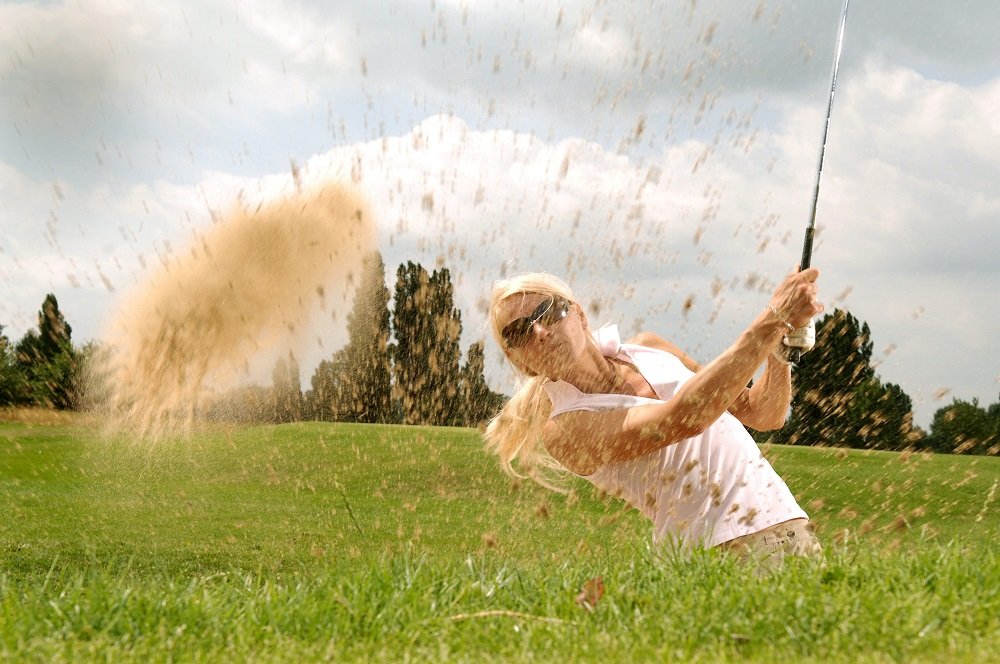 Quick Tips for Female Golfer: What Type of Clothes to Choose?